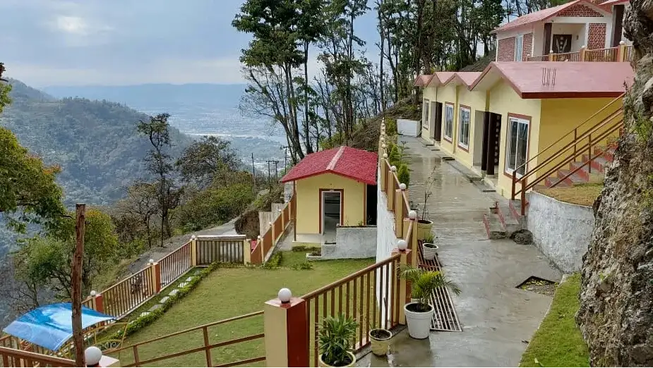 Semi Deluxe Cottage with mountain view